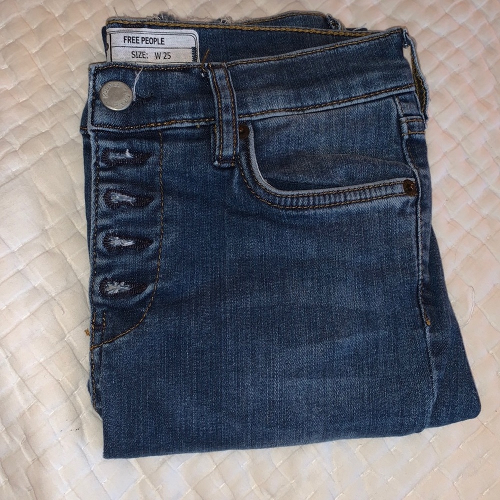 Free People Distressed Jeans 25
